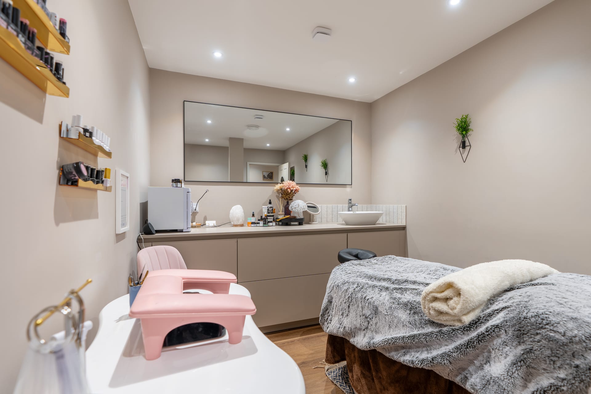 Holistic and massage treatments at Steel Serenity